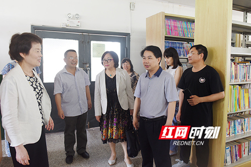 日本科学协会赠书项目考察团与必赢76net线路官网开展交流合作