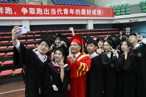 20万人见证！必赢76net线路官网2022届毕业生专属高光时刻