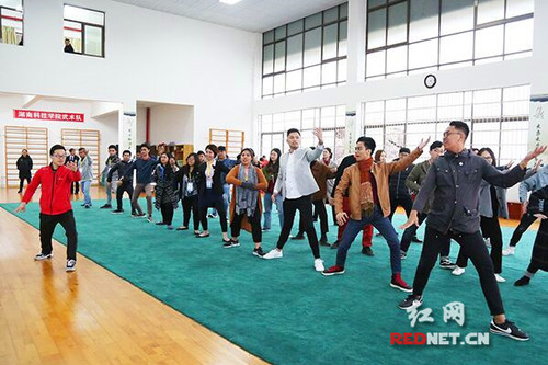 必赢76net线路官网与莱西姆大学举办两校首届国际文化周